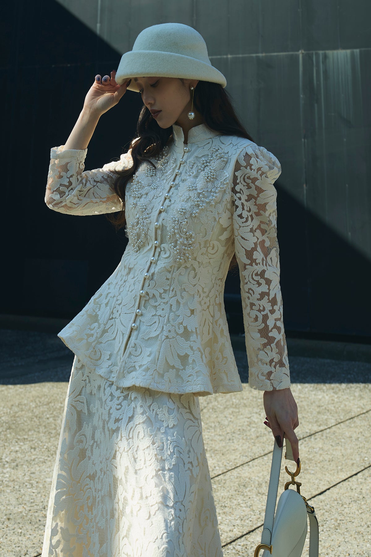 【ANDREA&Co.】ビジューレースペプラムブラウス＆レースフレアスカート ビジューレースペプラムブラウス＆レースフレアスカート – ANDREA&Co.
