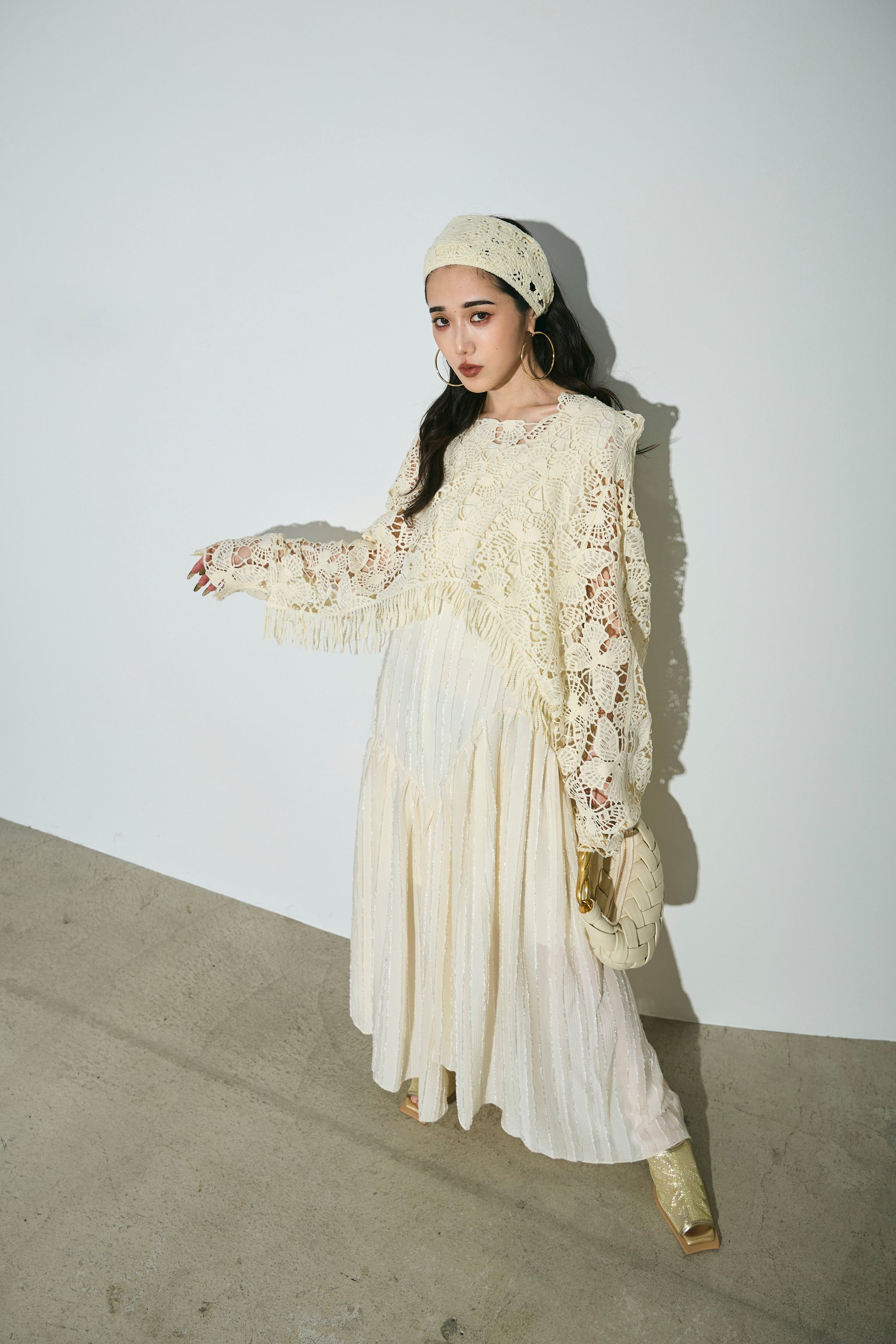 【AUBREY】 ANDREA&Co.バタフライレースポンチョ&アシメワンピース AUBREY/SET】透かし編みバタフライレースポンチョ+アシメヘム