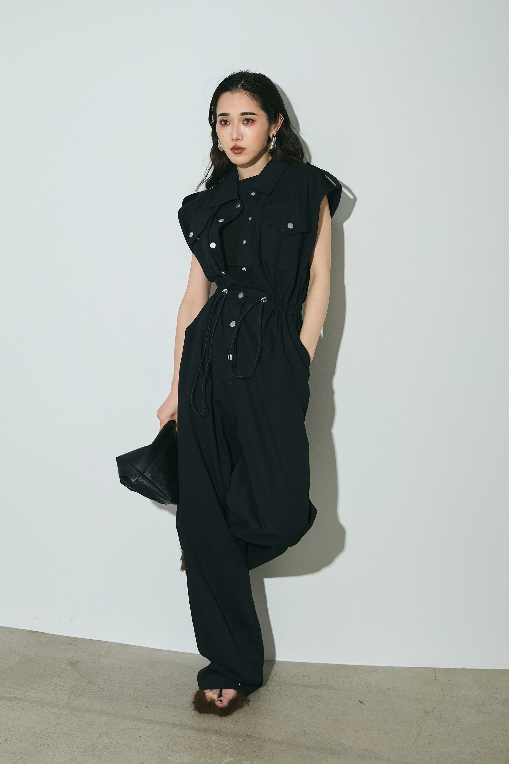 【AUBREY/ANDREA&Co. 】アシメベルトデザインロンパース　黒 AUBREY/ANDREA&Co. 】アシメベルトデザインロンパース黒