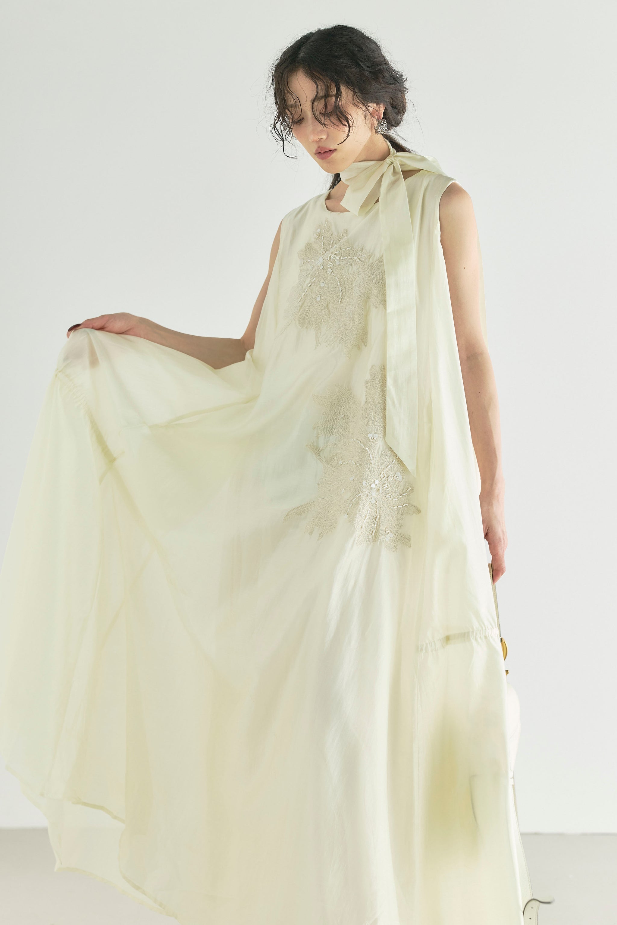 【新品タグ付】ANDREA&co ボタニカル シアー ドレス ワンピース フラワーエンブロイダリーシアーワンピース – ANDREA&Co.