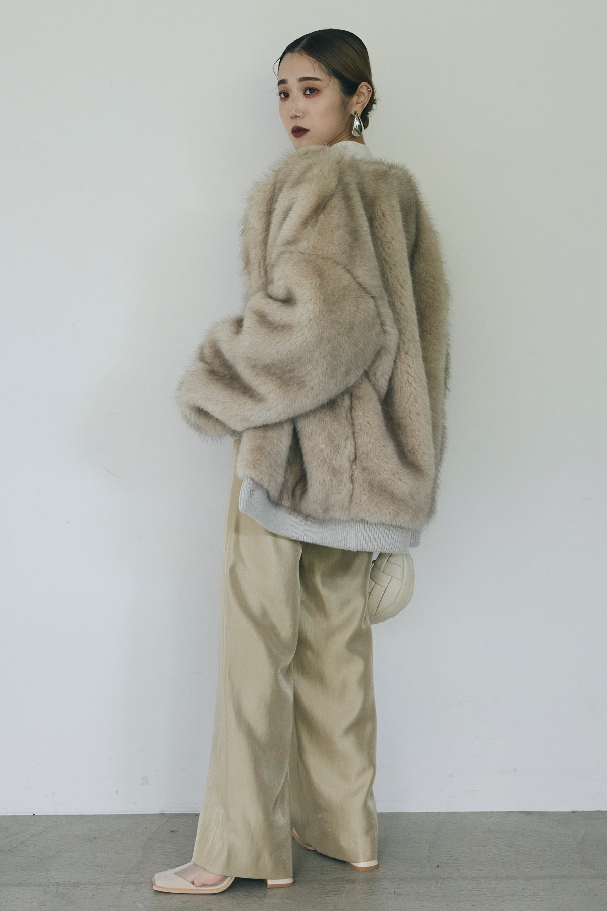 ANDREA&Co. YOSEATSUME FUR JACKET グレー 24AW新作】YOSEATSUME FUR JACKET – ANDREA&Co.