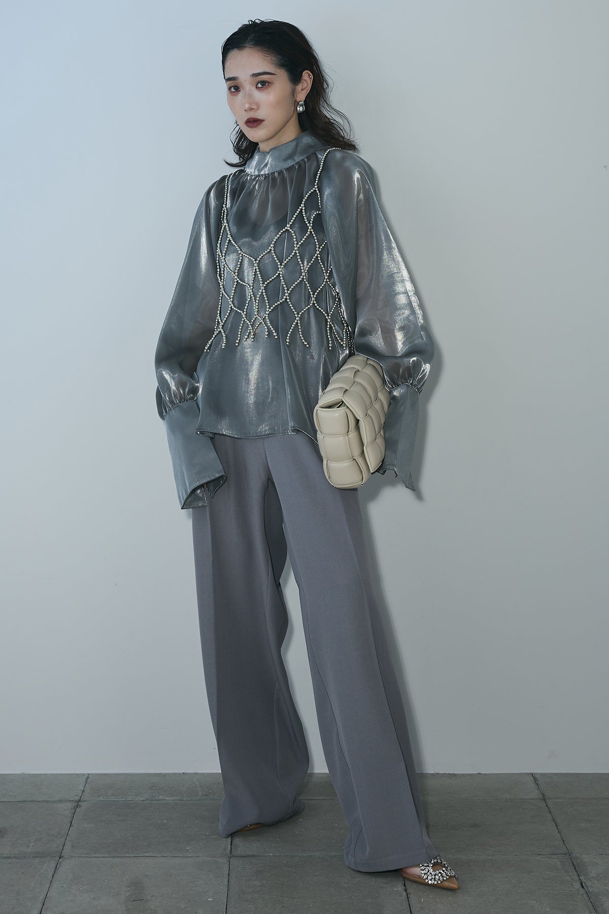 AUBREY/SET】ボトルネックシャイニーブラウス+ストレッチツイル