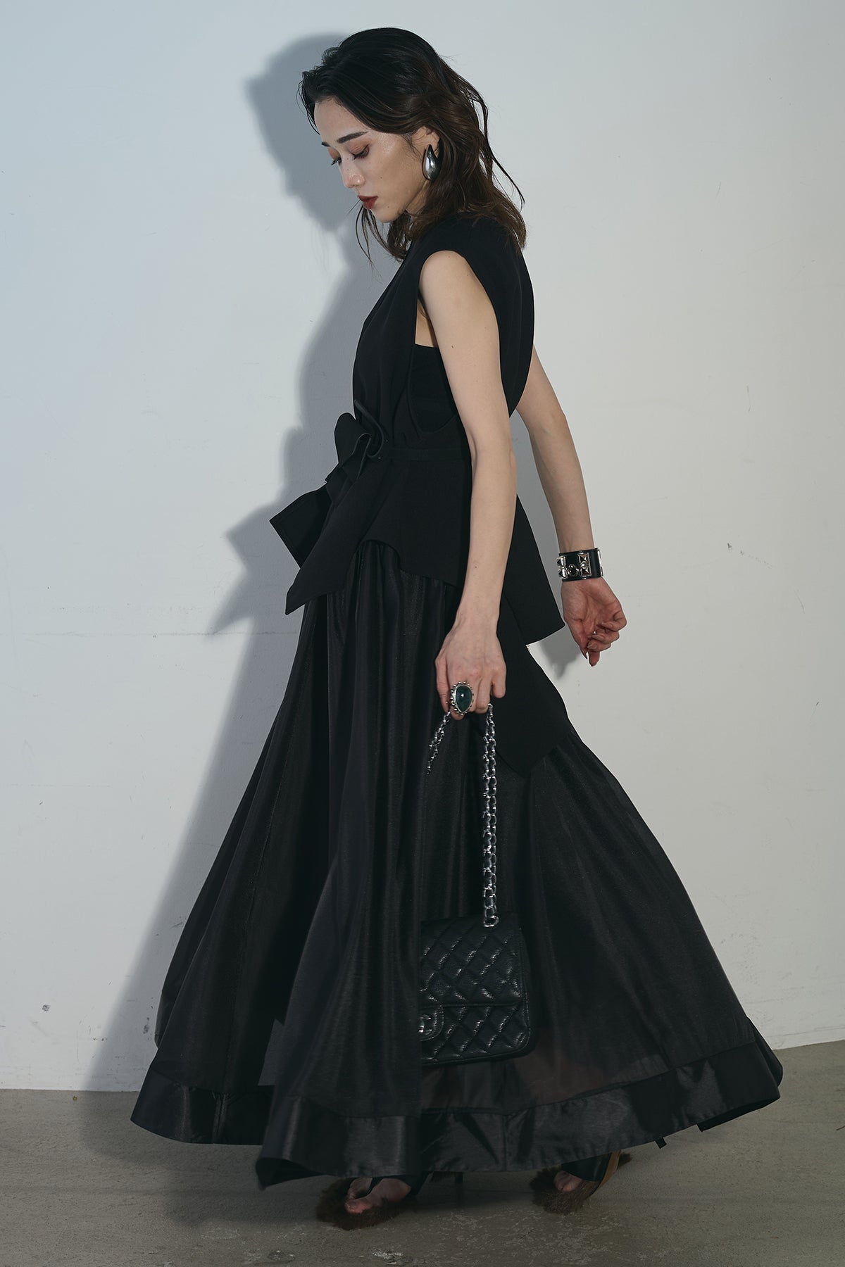 ANDREA&Co. yukkoアシンメトリーフリル　プリーツドレス ANDREA&Co. yukkoアシンメトリーフリル プリーツドレス