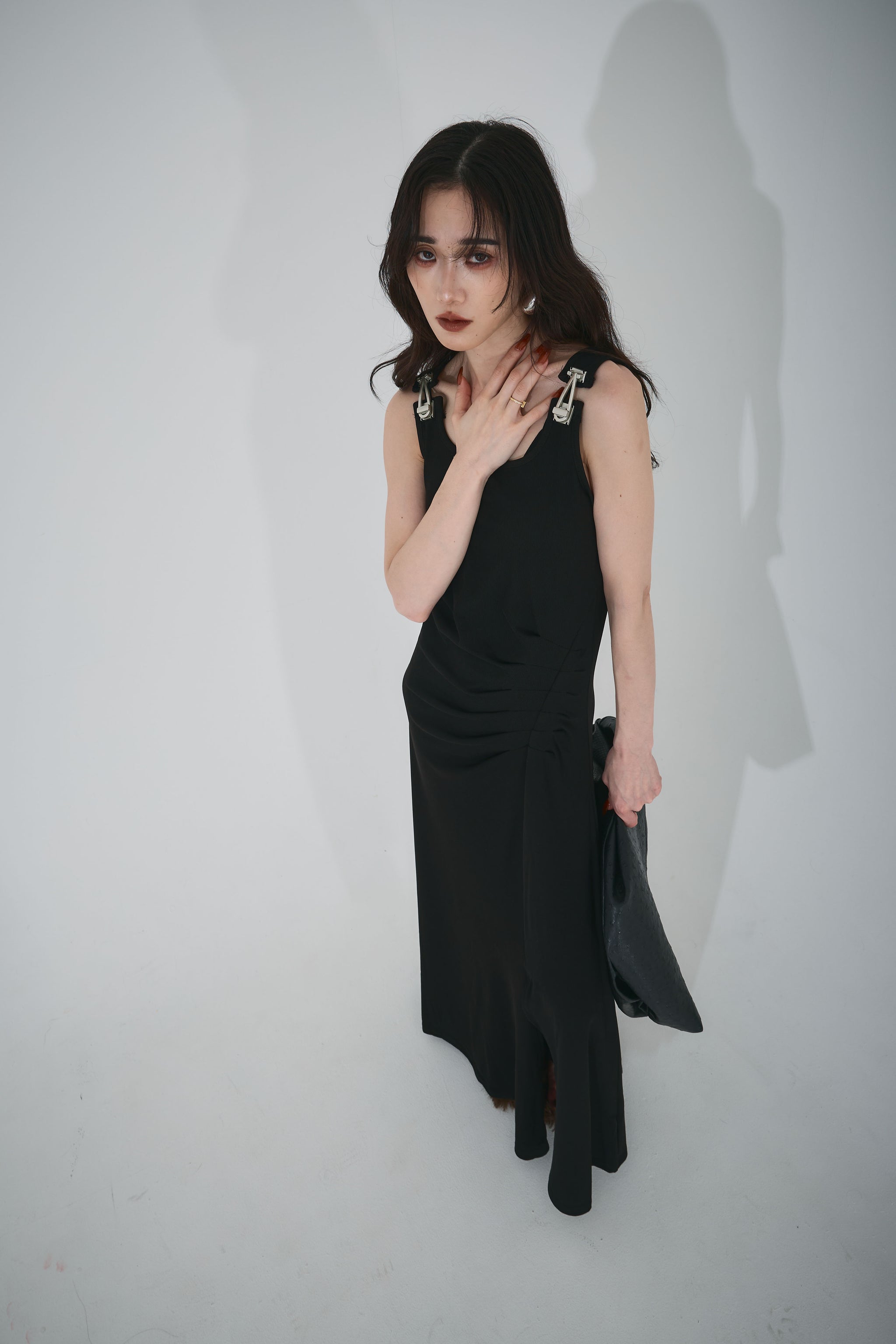 AUBREY ショルダーデザインサイドギャザーワンピース AUBREY】ショルダーデザインサイドギャザーワンピース – ANDREA&Co.