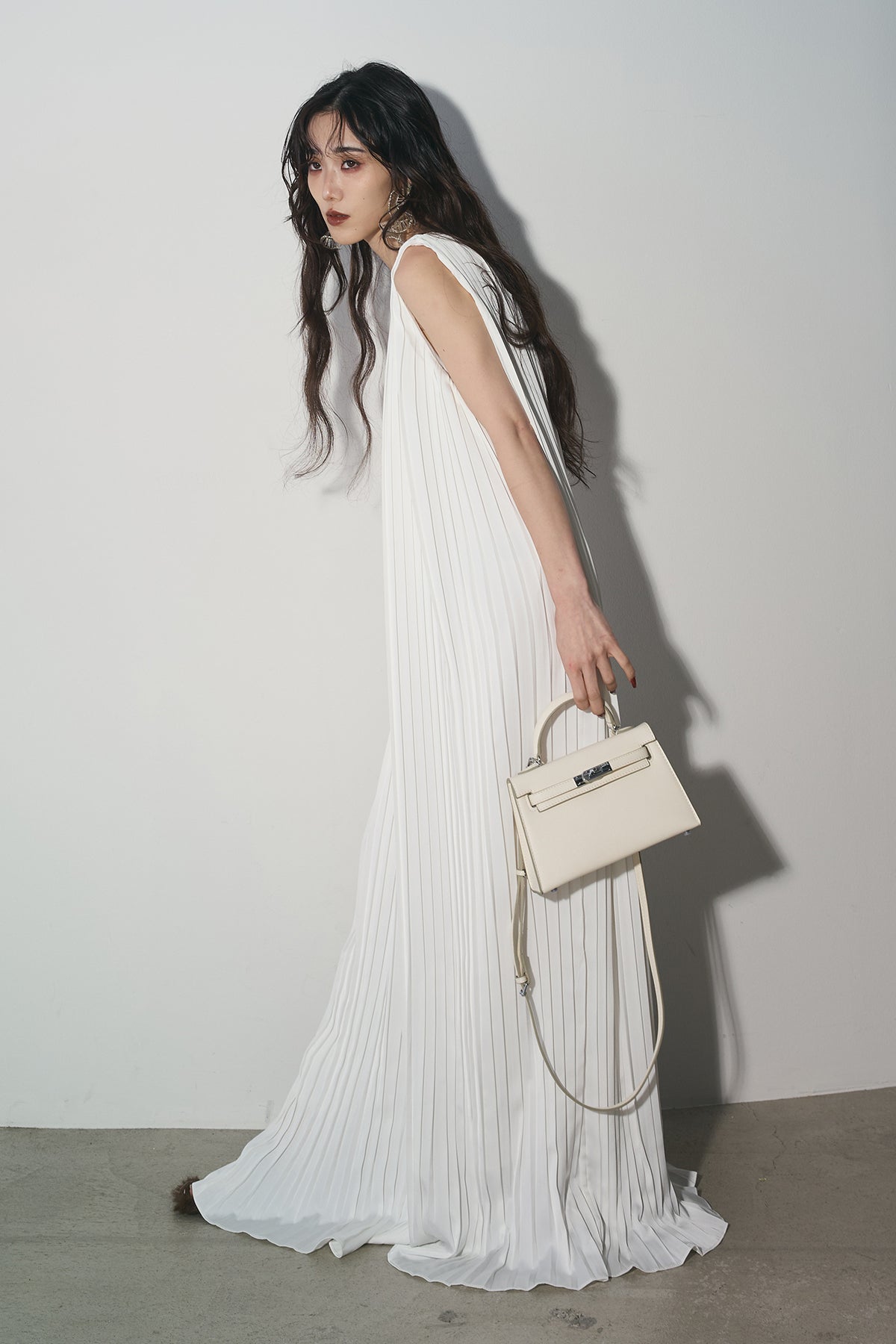 ANDREA&Co. 【AUBREY】 3Dプリーツフレアワンピース ANDREA&Co. 【AUBREY】 3Dプリーツフレアワンピース - メルカリ