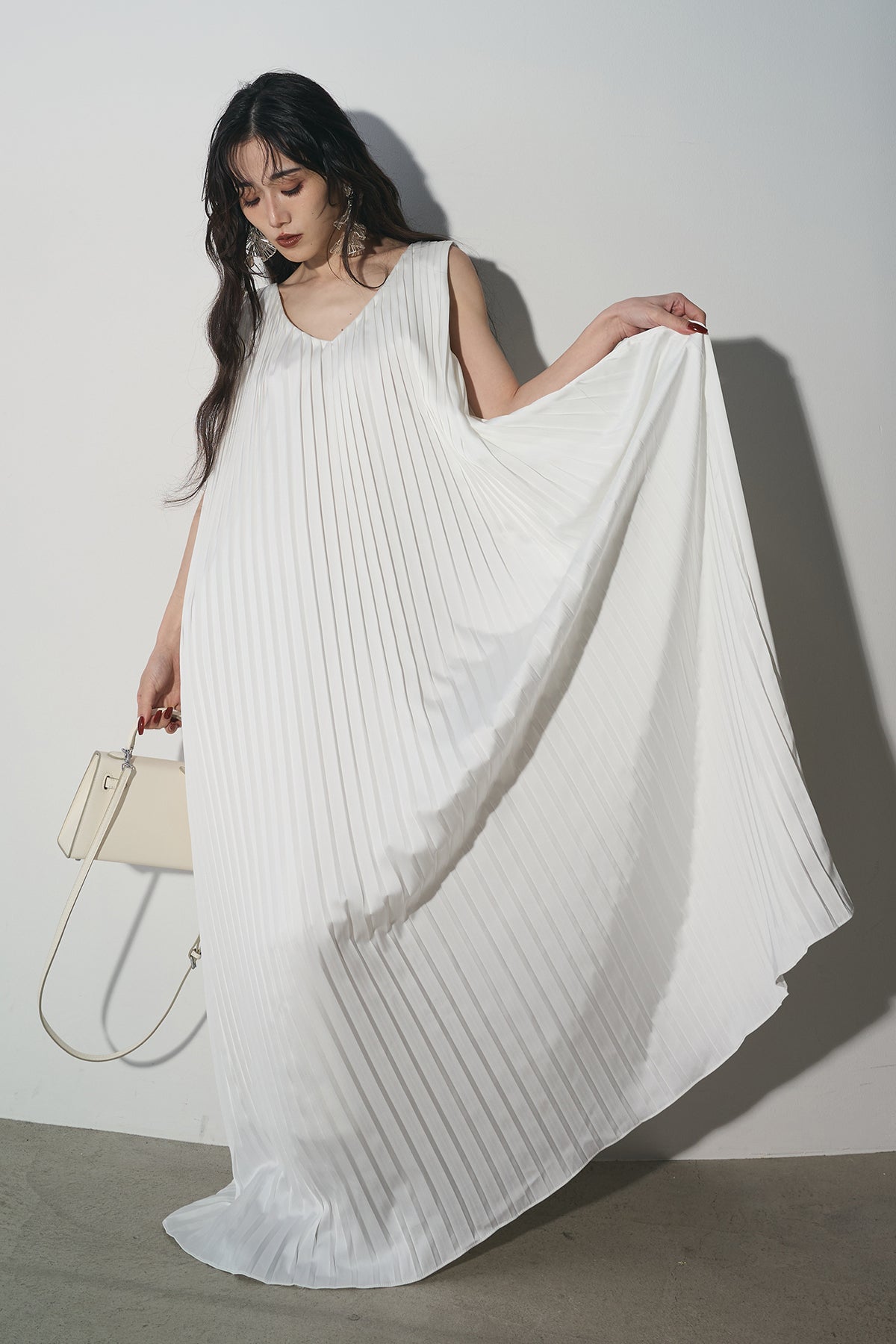 ANDREA&Co. 【AUBREY】 3Dプリーツフレアワンピース ANDREA&Co. 【AUBREY】 3Dプリーツフレアワンピース - メルカリ