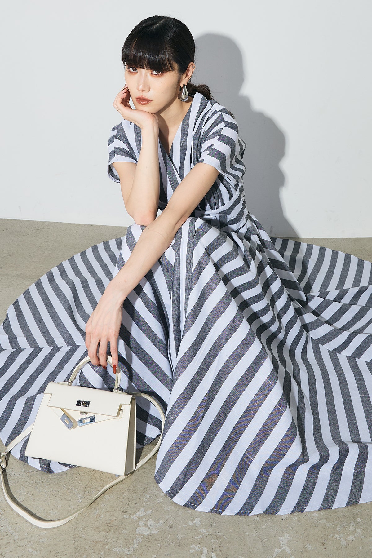 【AUBREY】ストライプフレアワンピース　ANDREA&Co. AUBREY】ダブルベルトストライプワンピ – ANDREA&Co.