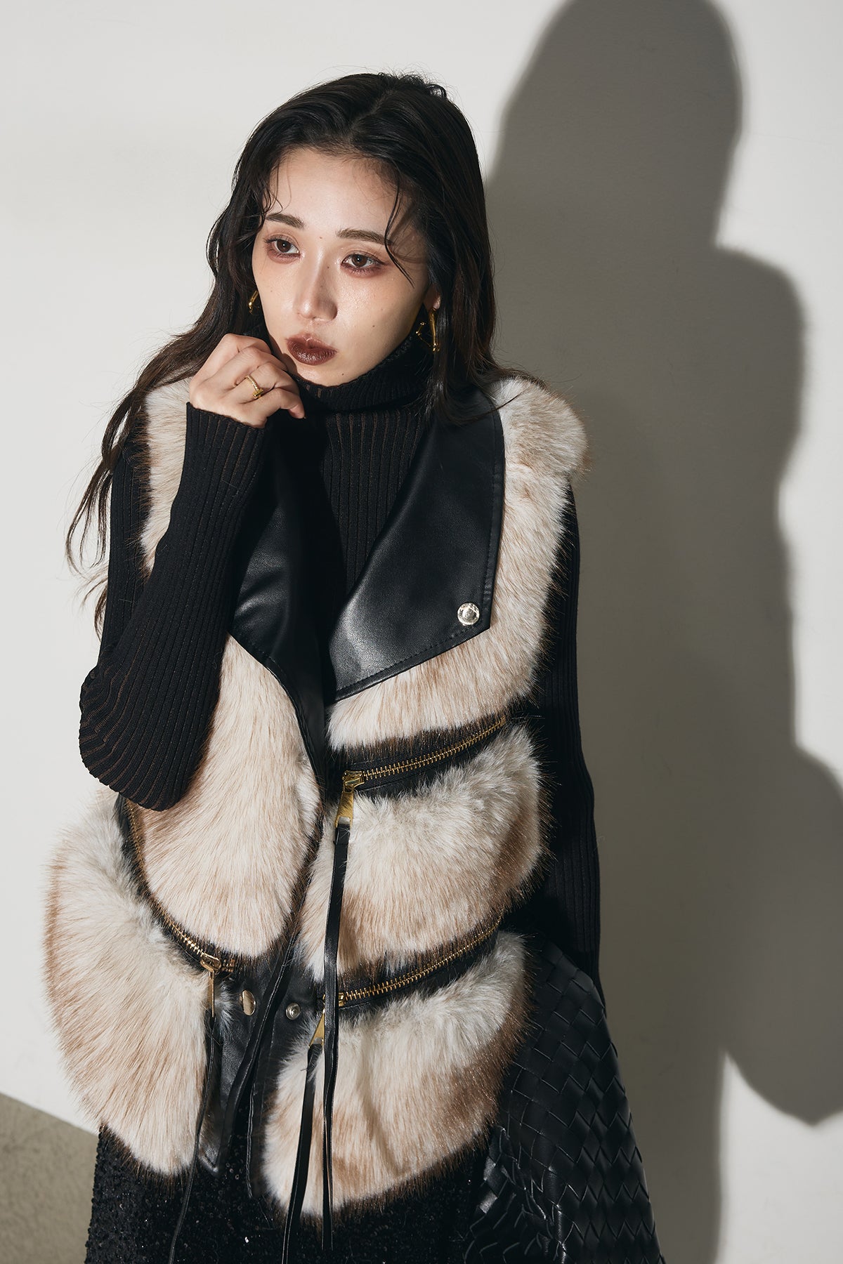 新品タグ付Andrea &coフェイクファーライダーベスト+スパンコールスカート SET】フェイクファーライダースベスト+スパンコールスカート – ANDREA&Co.