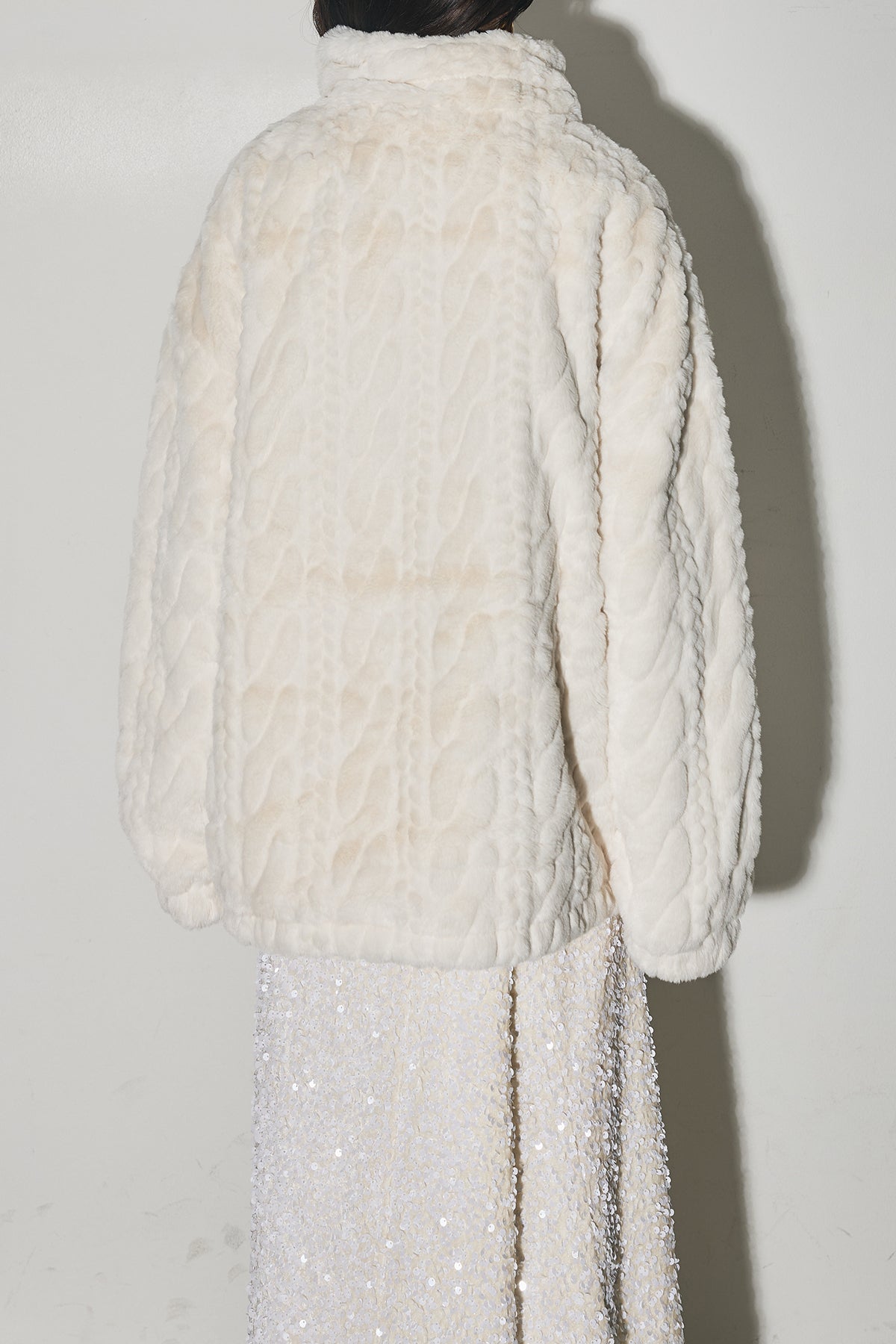 美品 OSCHINO ファー ジャケット XS 美品 OSCHINO ファー ジャケット XS フェイクファージャケット