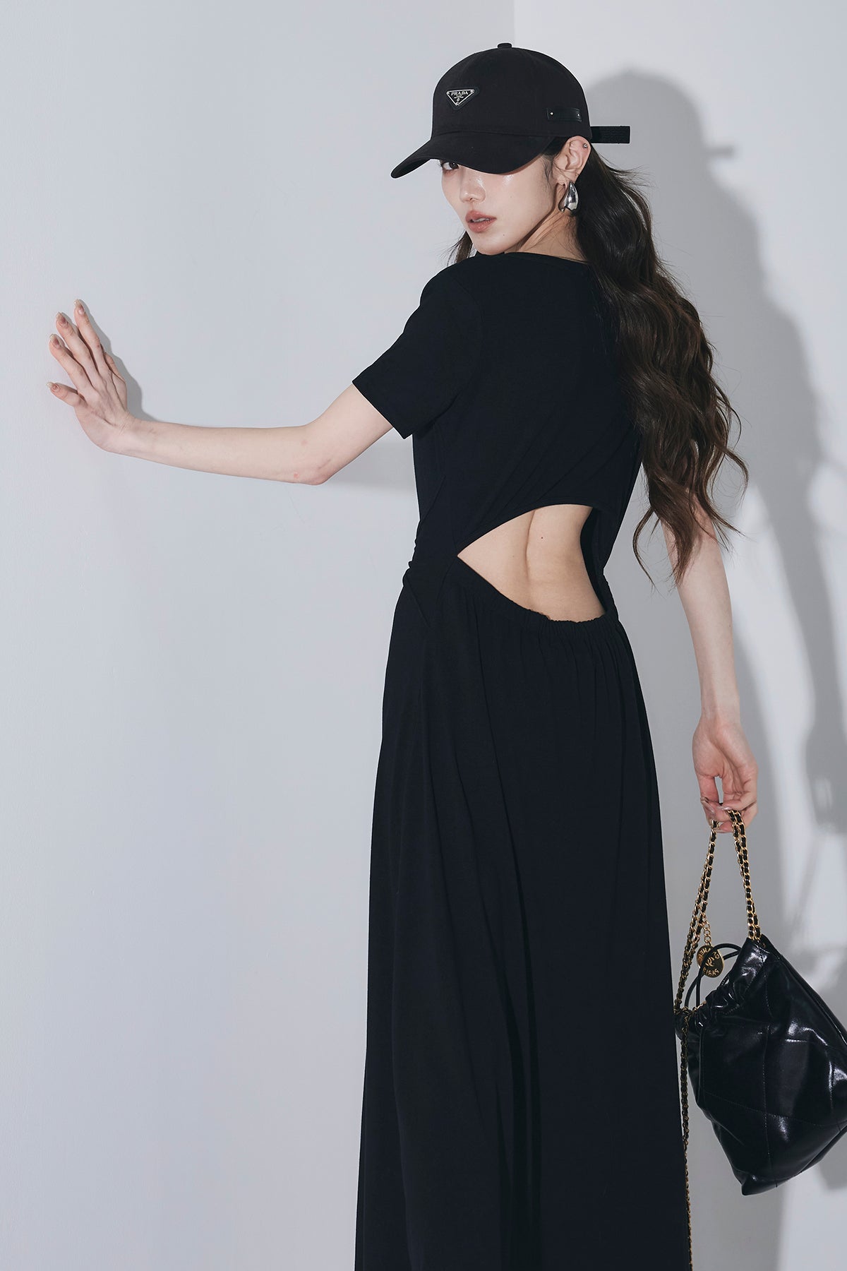 【エースアンドレア】ブラック ワンピース 158T 完売品 バックカットラップワンピース – ANDREA&Co.