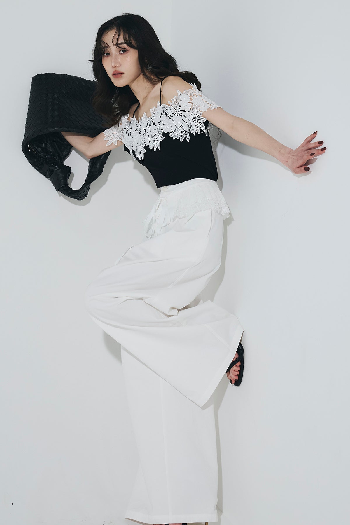 値引き中【公式サイト完売品】ANDREA&Co. オフショルレーストップス オフショルレーストップス – ANDREA&Co.