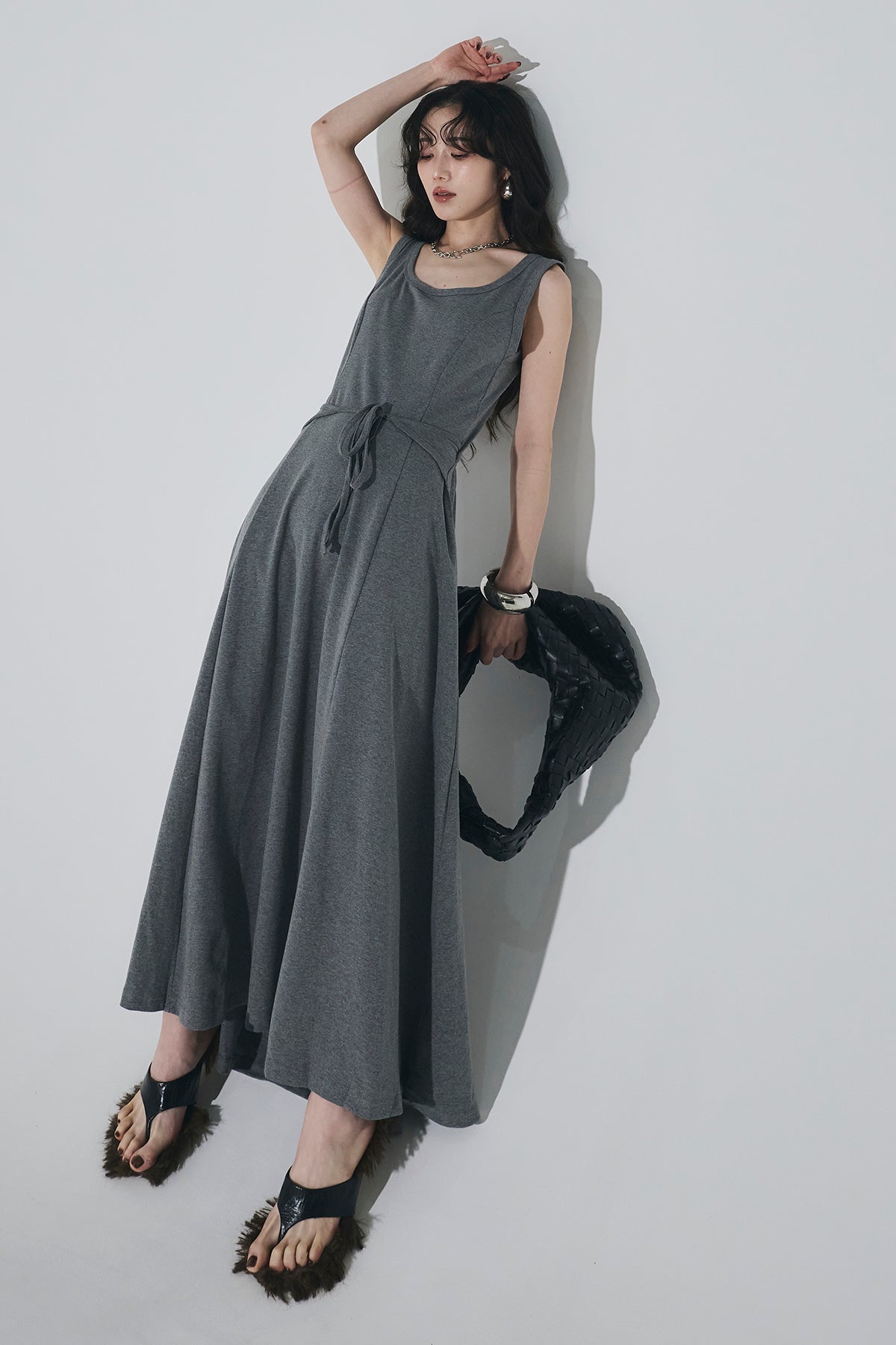 アンドレア　Andrea&Co. バックカットノースリーブワンピ　グレー バックカットノースリーブワンピ – ANDREA&Co.