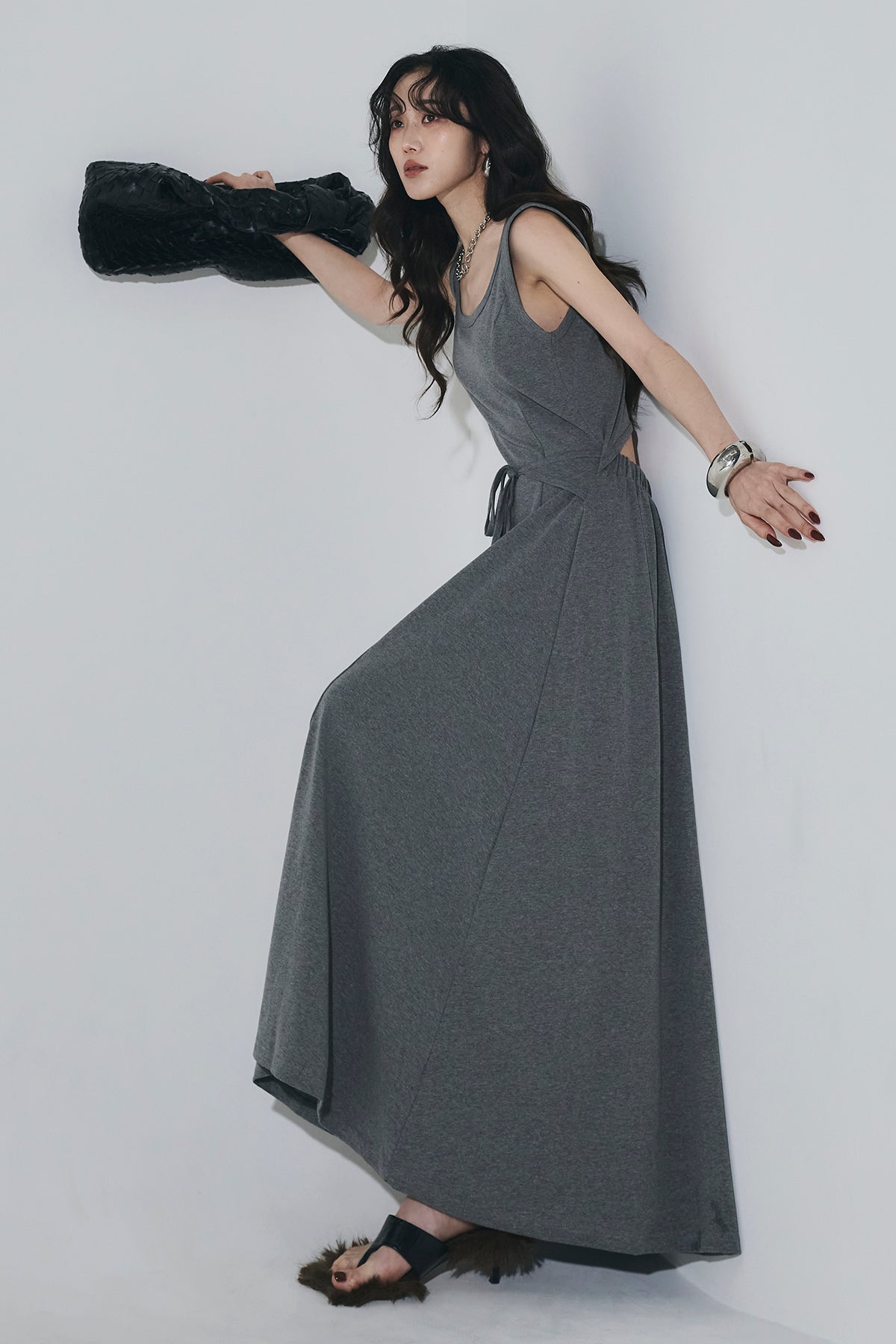 アンドレア　Andrea&Co. バックカットノースリーブワンピ　グレー バックカットノースリーブワンピ – ANDREA&Co.