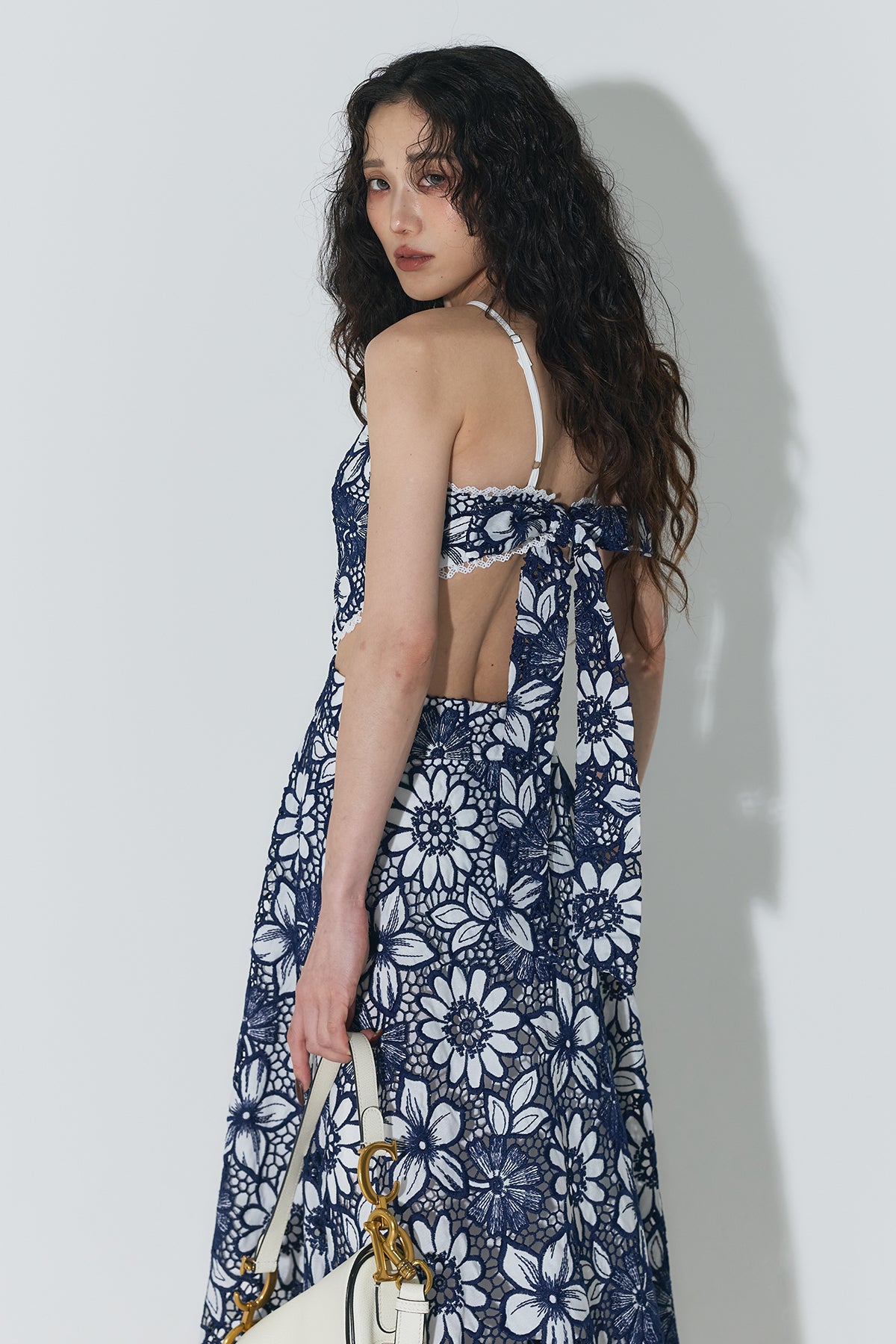andrea&co 結婚式 パーティードレス バックカットレースドレス – ANDREA&Co.