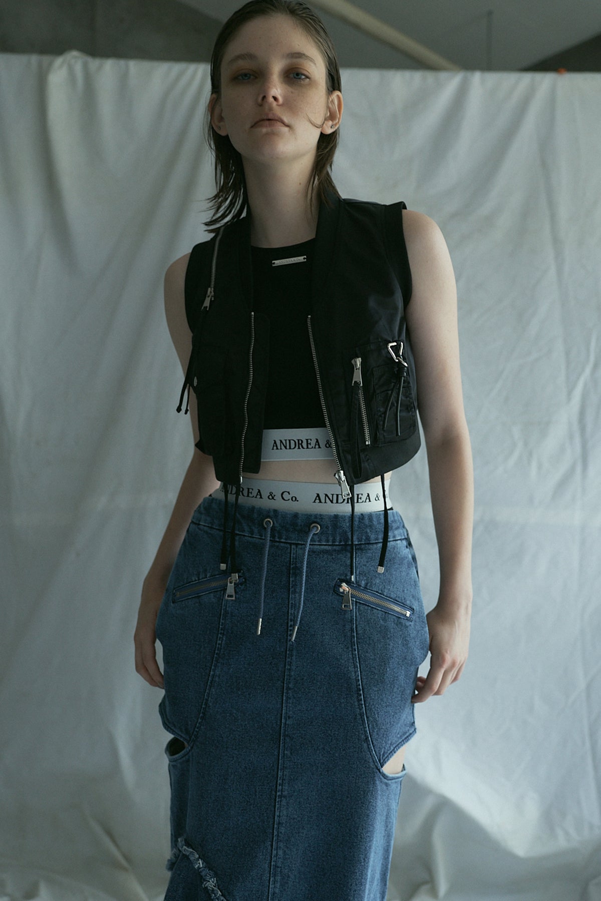 LOGO LACE-UP TOP – ANDREA&Co.