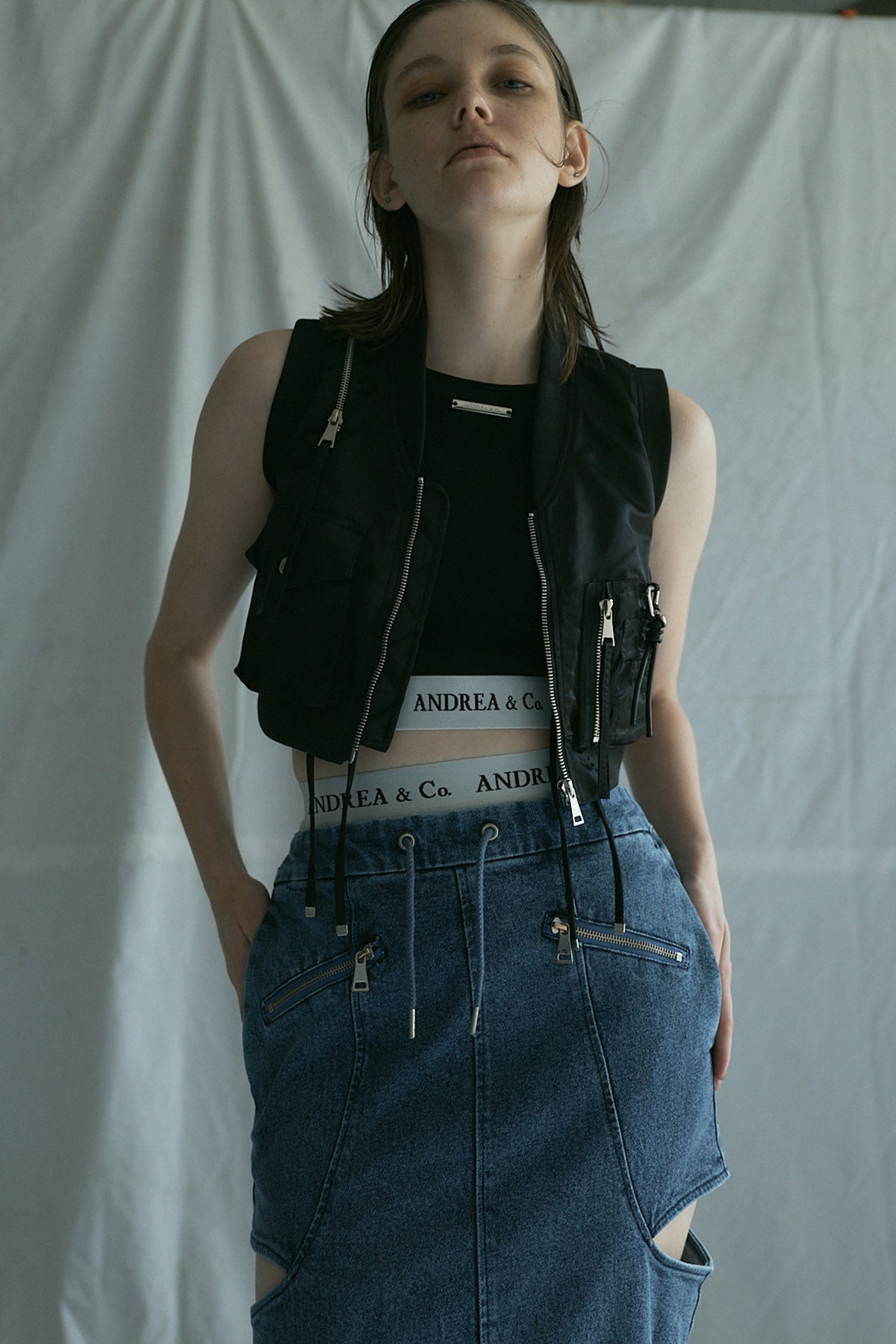 LOGO LACE-UP TOP – ANDREA&Co.