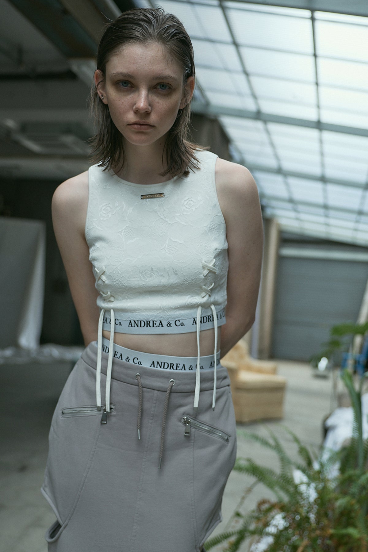 LOGO LACE-UP TOP – ANDREA&Co.