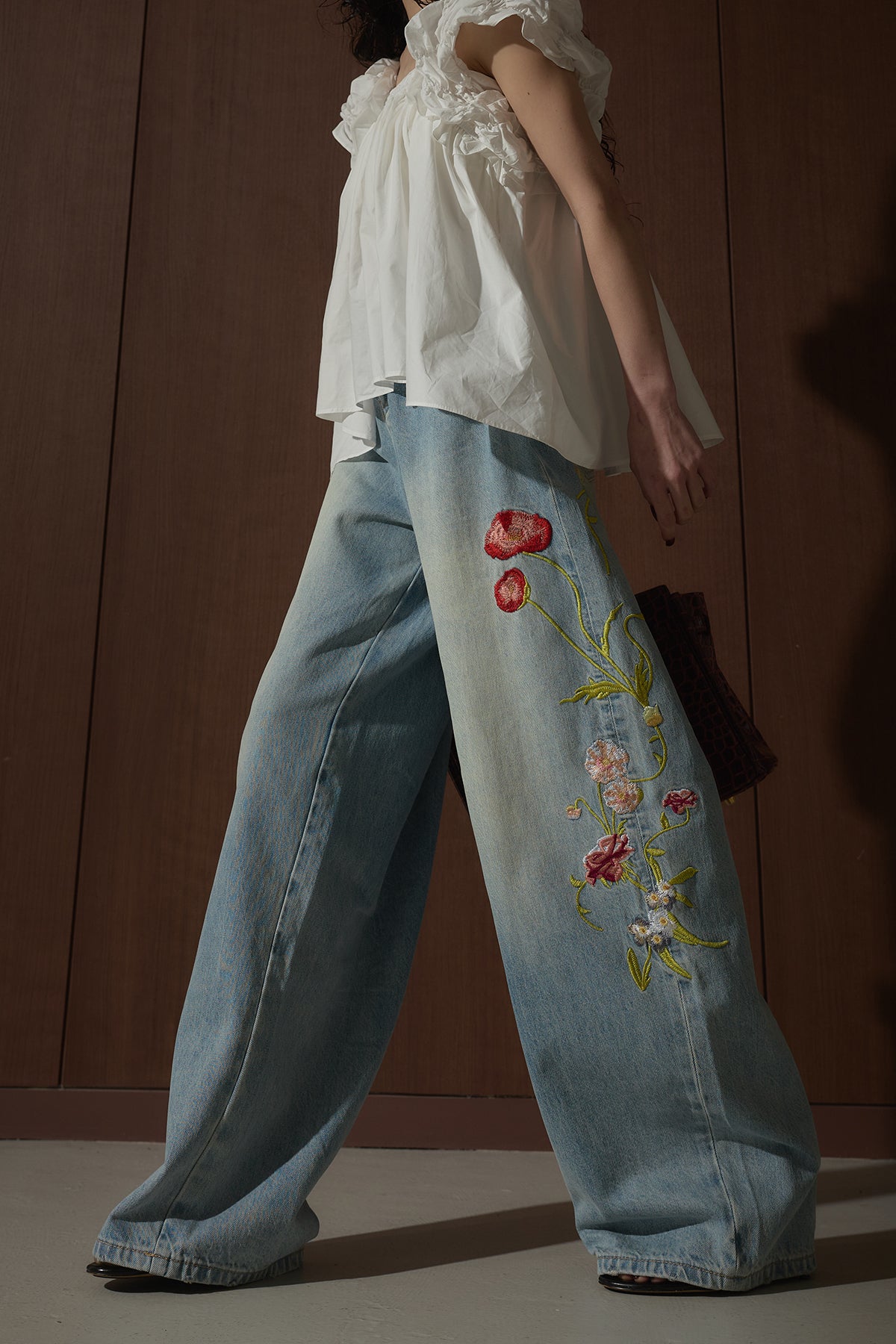 フラワー刺繍ワイドデニムパンツ – ANDREA&Co.