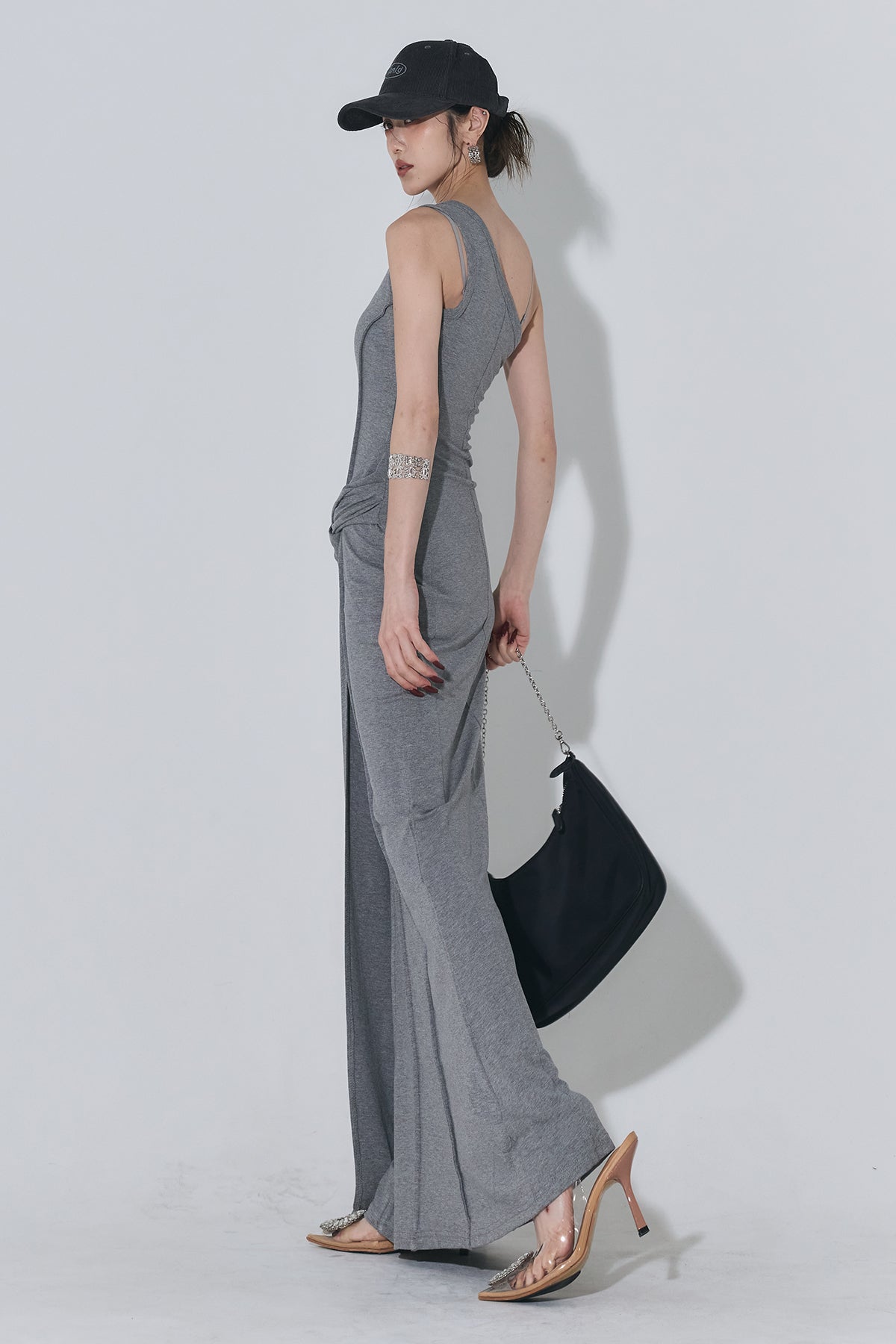 アシンメトリーツイストワンピース – ANDREA&Co.