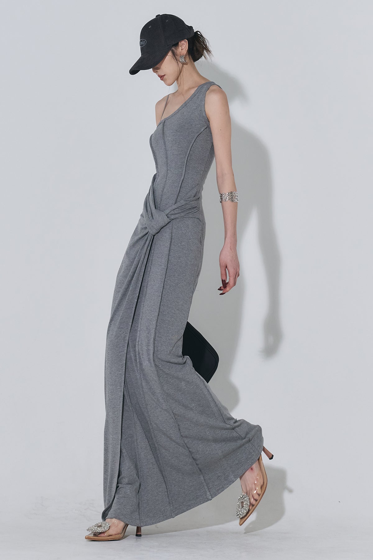 アシンメトリーツイストワンピース – ANDREA&Co.