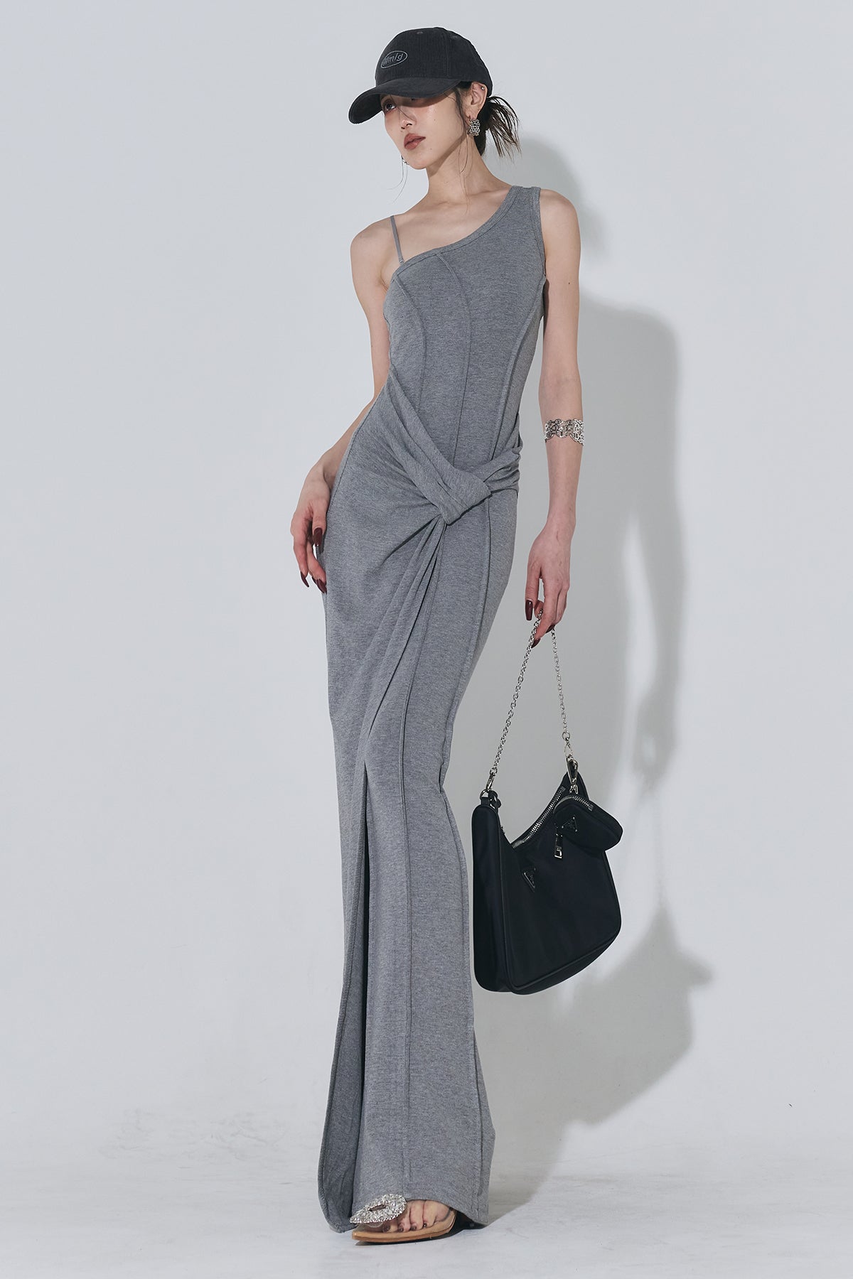 アシンメトリーツイストワンピース – ANDREA&Co.