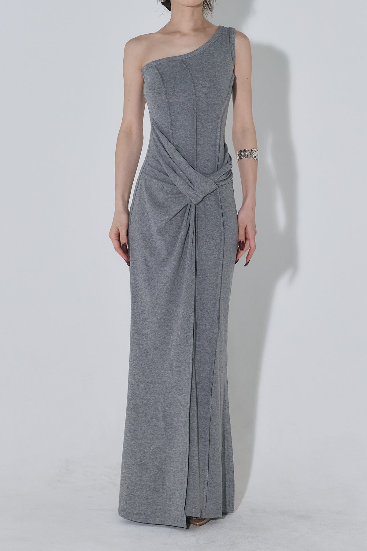 アシンメトリーツイストワンピース – ANDREA&Co.