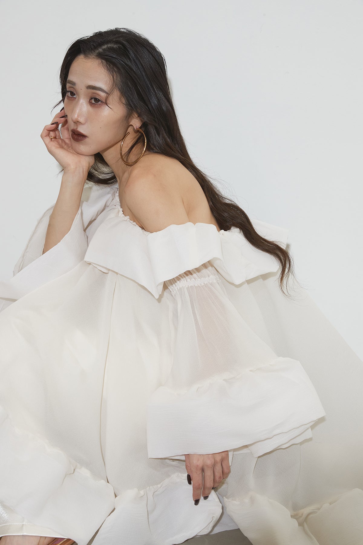 SET】フリルオフショルチュニック+サテンコードパンツ – ANDREA&Co.