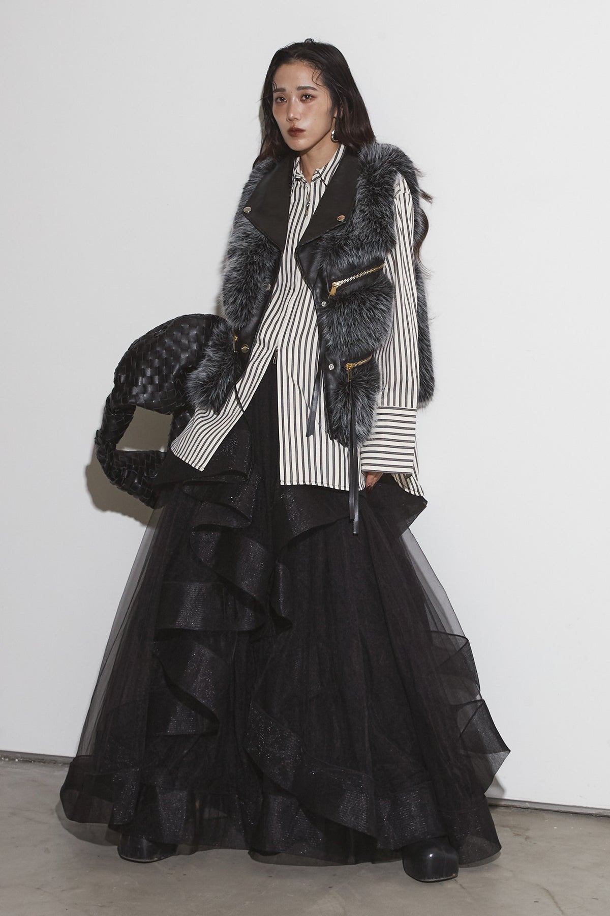 【新品タグ付き】ANDREA & Co. ボリュームフリルチュールスカート 黒 SET】フェイクファーライダースベスト+ボリュームフリルチュール