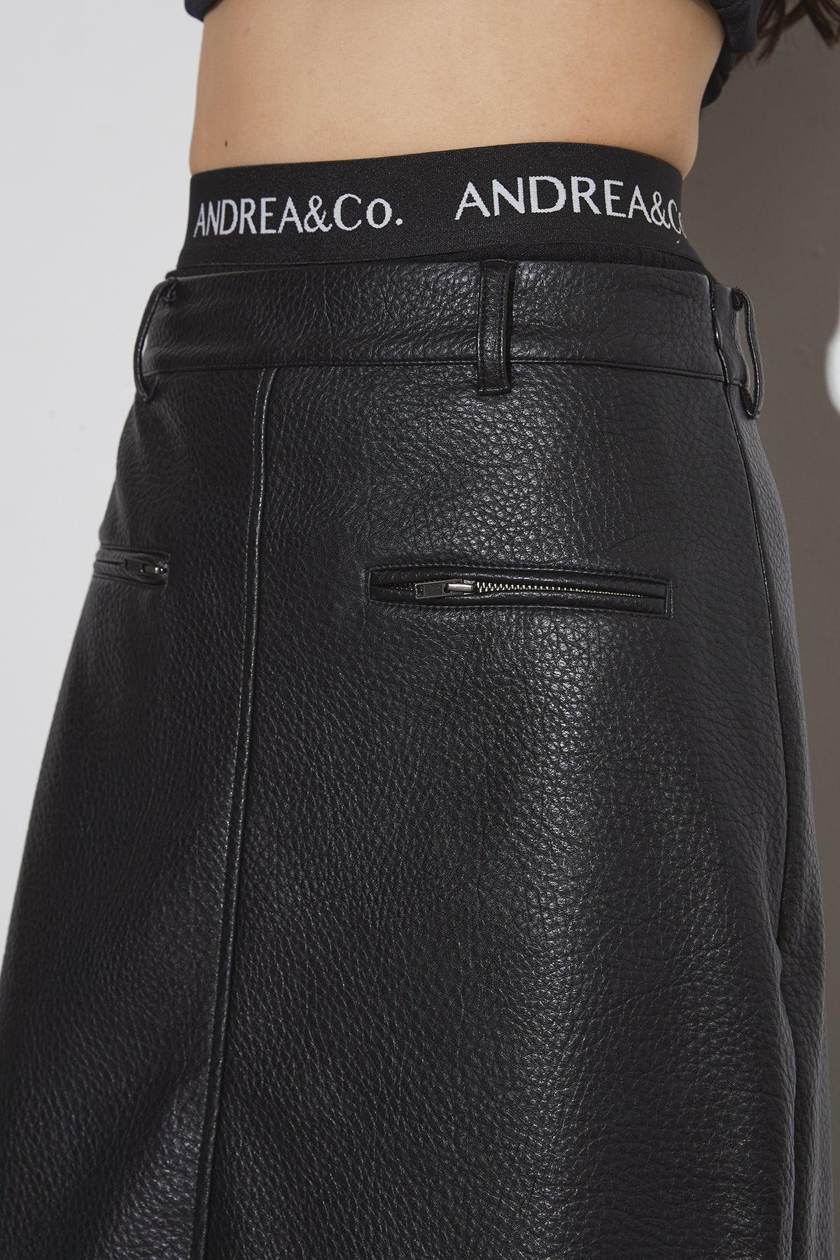 新品未使用タグ付　ANDREA＆Co レザースカート LOGO PANTS & LEATHER SKIRT – ANDREA&Co.