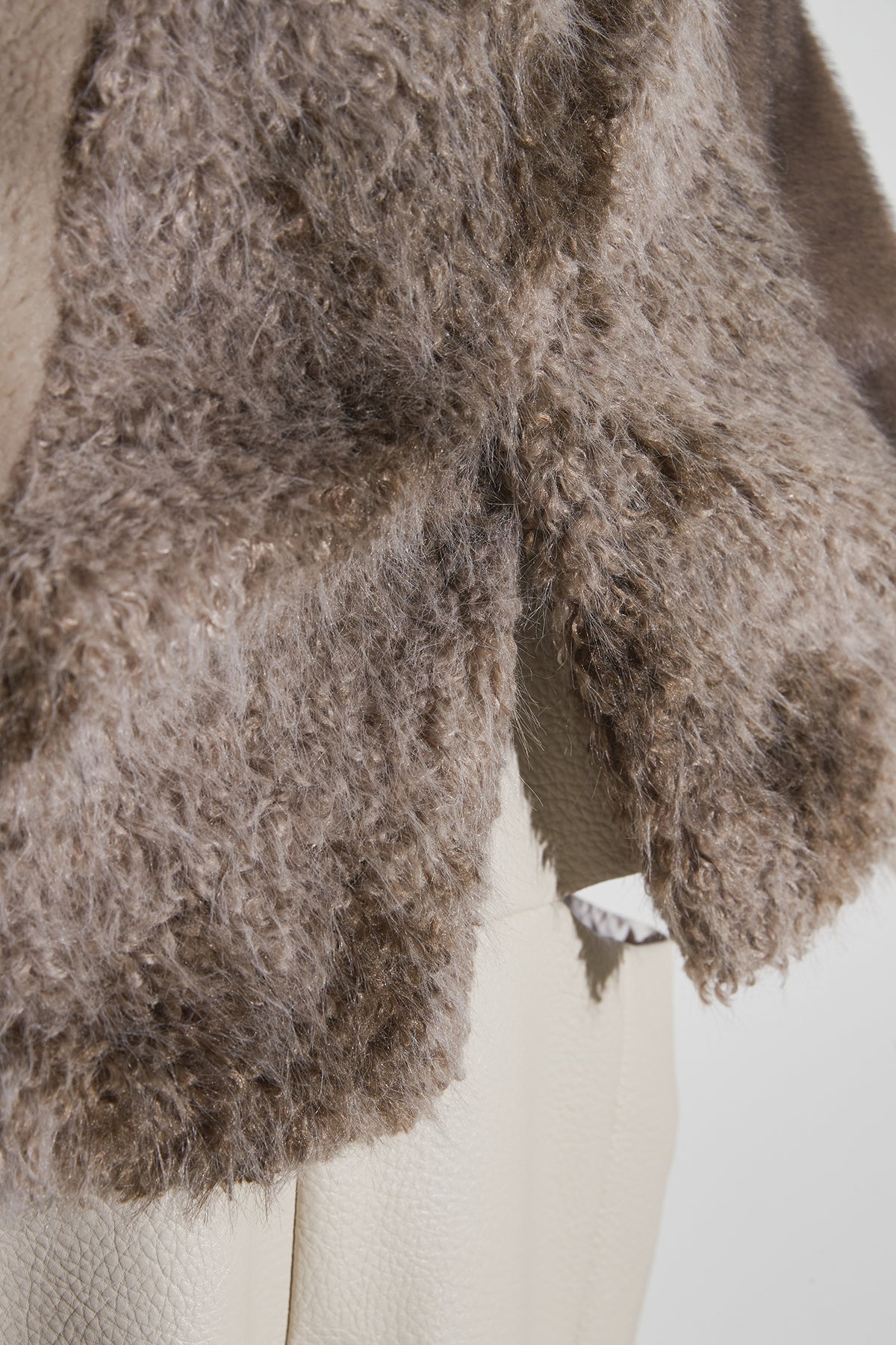 小物 Andrea&Co. FOUR FURS JOINED PONCHO FOUR FURS JOINED PONCHO – ANDREA&Co.