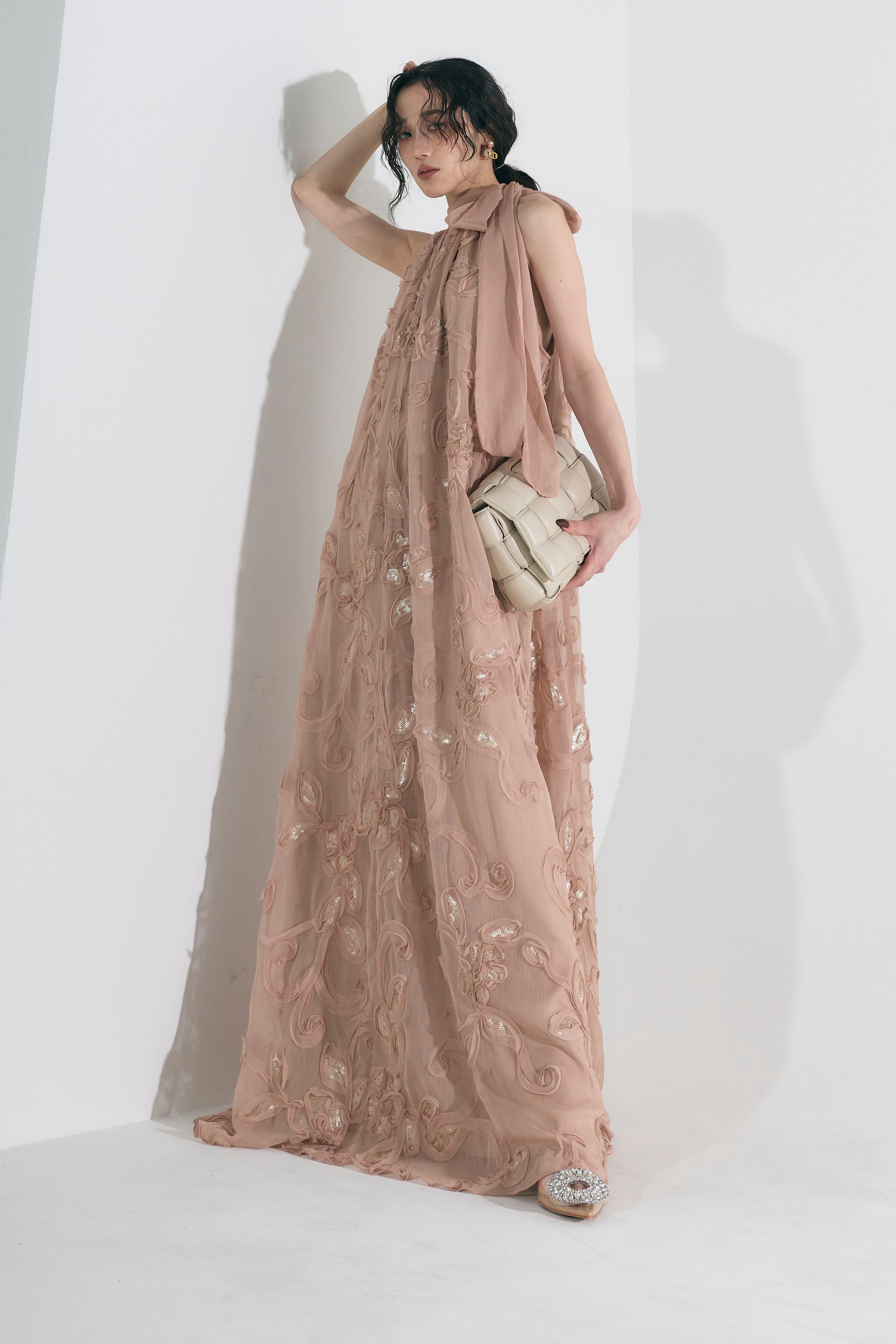 ANDREA & Co. エンブロイダリー シアーホルターワンピース エンブロイダリーシアーホルターワンピース – ANDREA&Co.