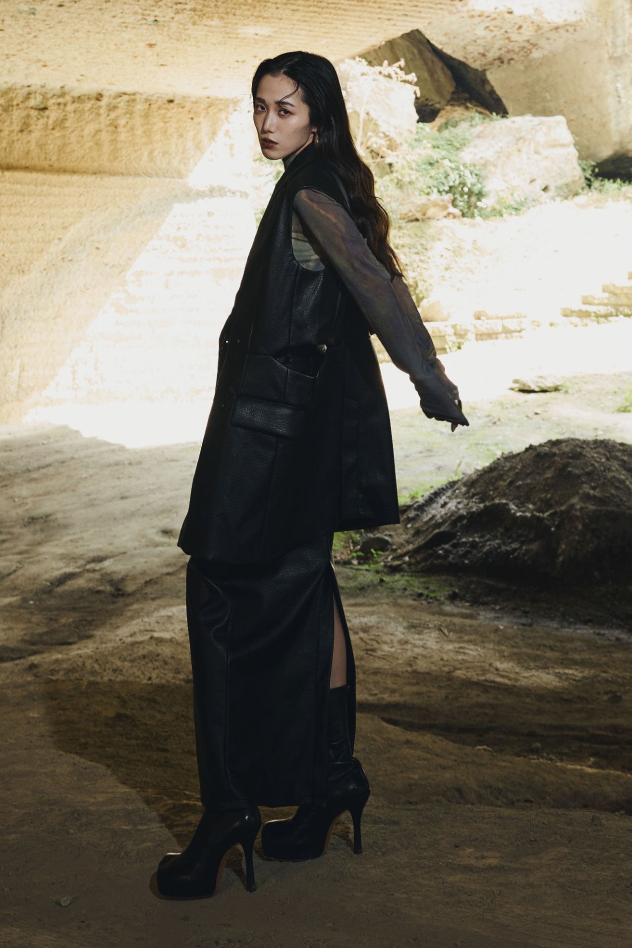 CUT OUT LEATHER VEST – ANDREA&Co.