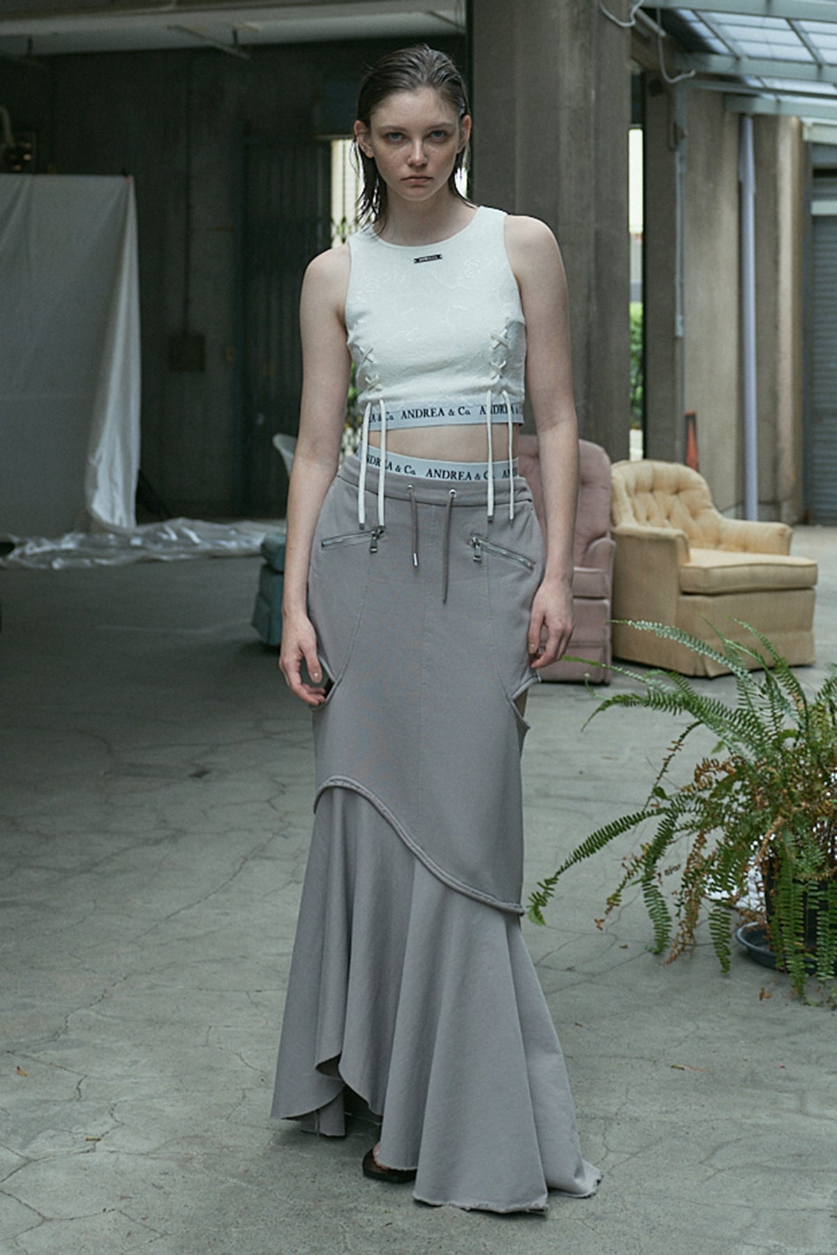LOGO PANTS X CUT FLARE SKIRT – ANDREA&Co.