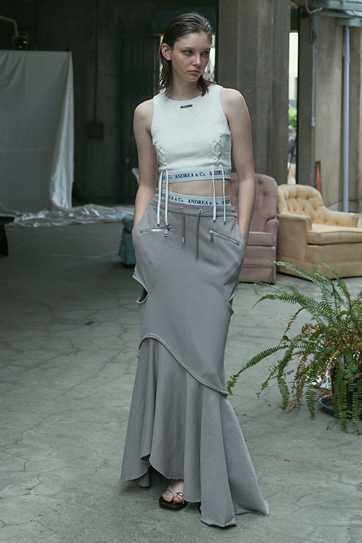 LOGO PANTS X CUT FLARE SKIRT – ANDREA&Co.