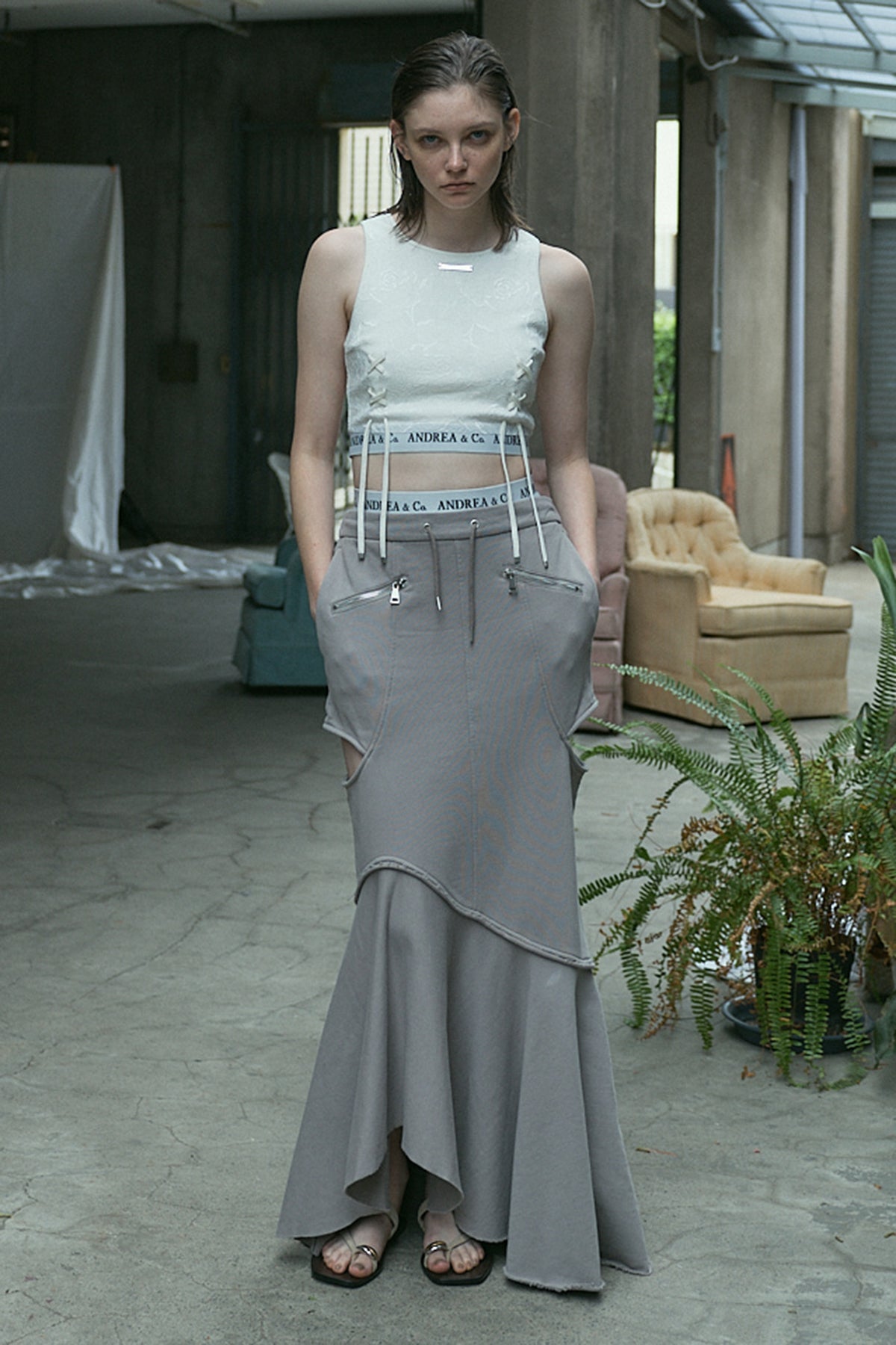ANDREA&Co. フレアスカート LOGO PANTS X CUT FLARE SKIRT – ANDREA&Co.