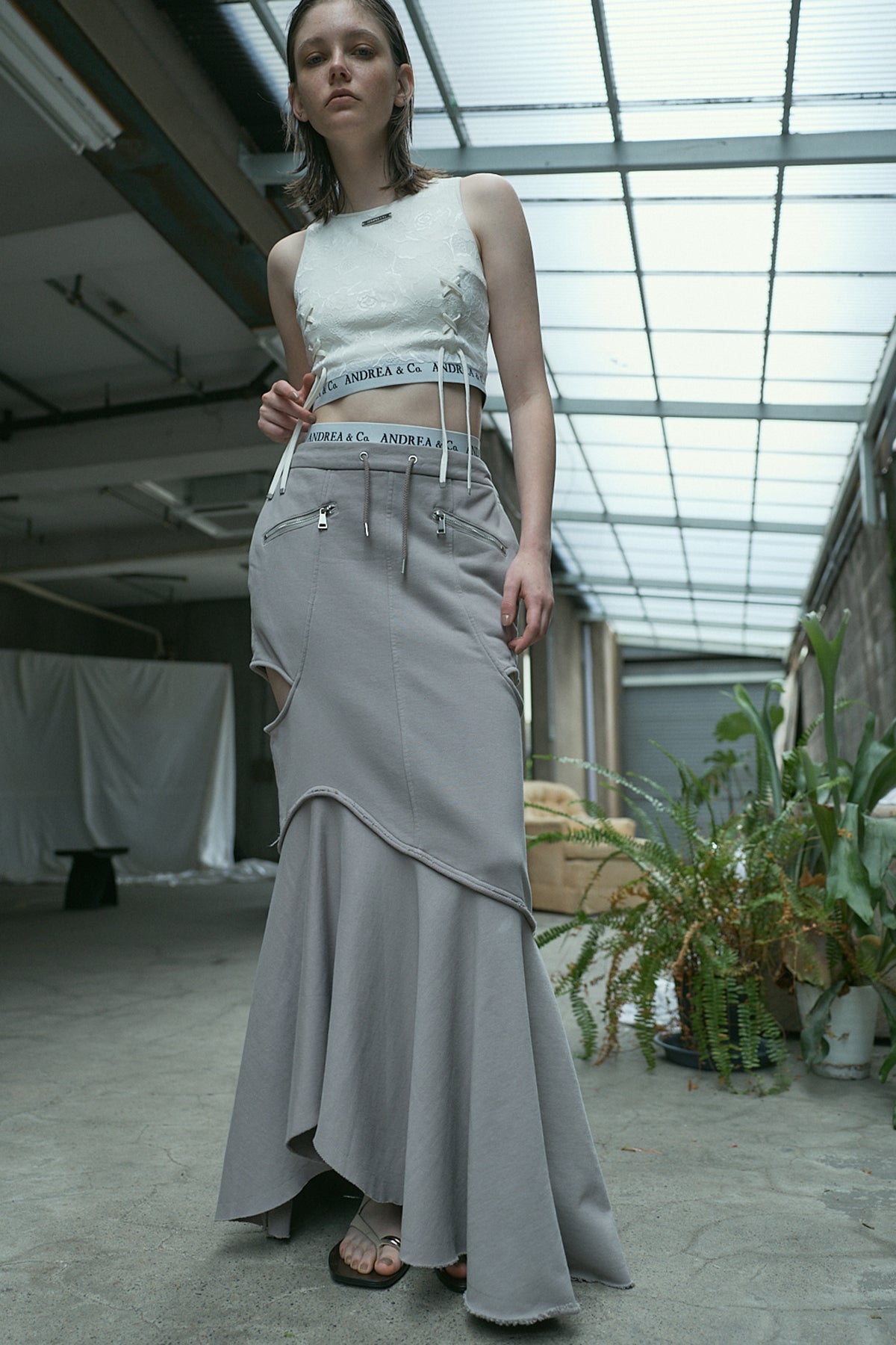 LOGO PANTS X CUT FLARE SKIRT – ANDREA&Co.