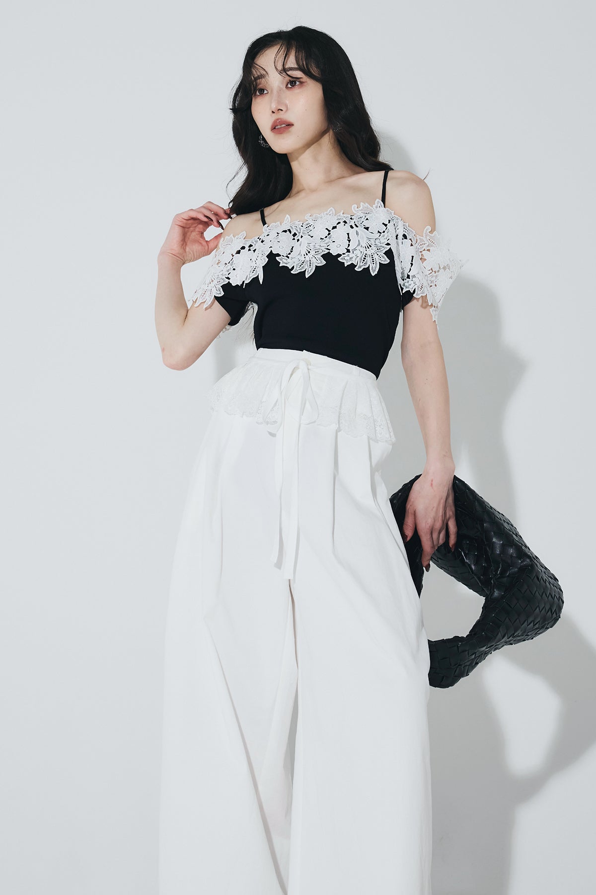 オフショルレーストップス – ANDREA&Co.