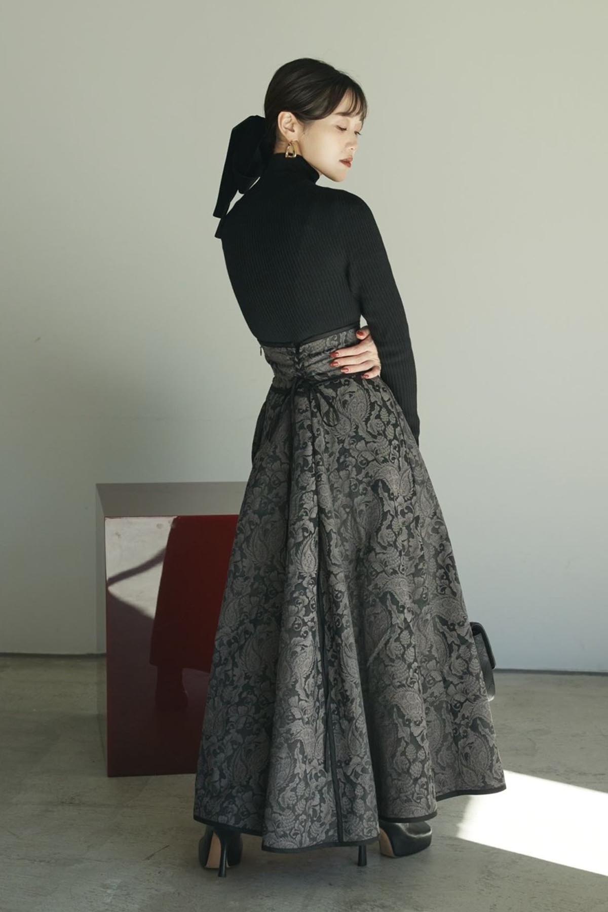 編み上げジャガードスカートですBOTANICAL JACQUARD SKIRT アンドレアアンドコー